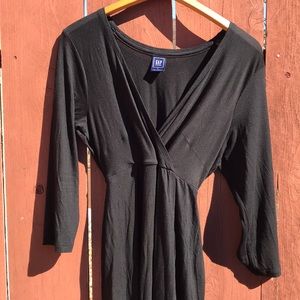 ✨2 for $15✨ Maternity. Black.Basic Wrap Dress. Gap